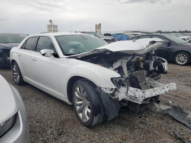 Photo 4 from auction – 2019 CHRYSLER 300 TOURIN with VIN 2C3CCAAGXKH565056