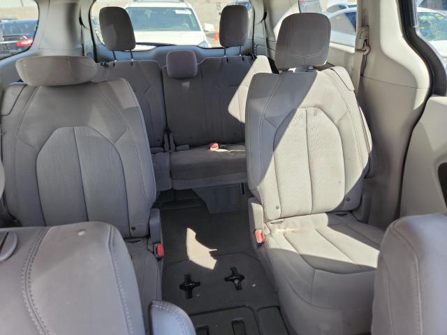 Photo 10 from auction – 2017 CHRYSLER PACIFICA L with VIN 2C4RC1CG3HR609632