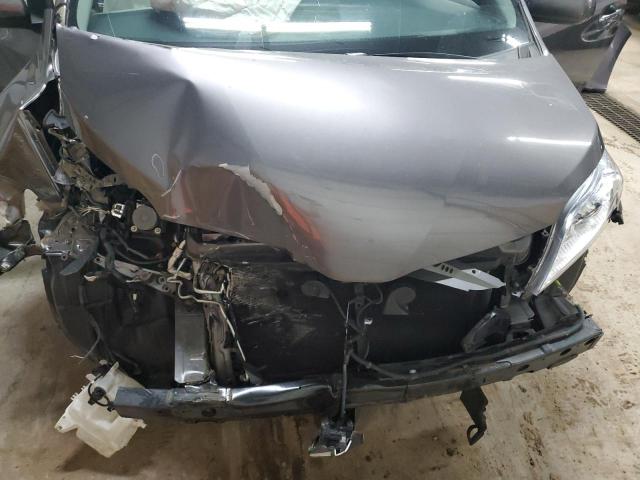 Photo 12 from auction – 2018 TOYOTA SIENNA XLE with VIN 5TDYZ3DCXJS902166
