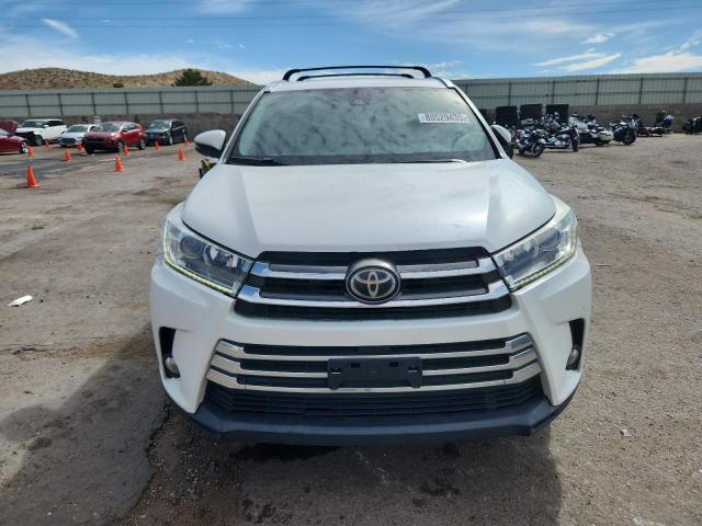 Photo 5 from auction – 2017 TOYOTA HIGHLANDER with VIN 5TDDZRFH4HS447125