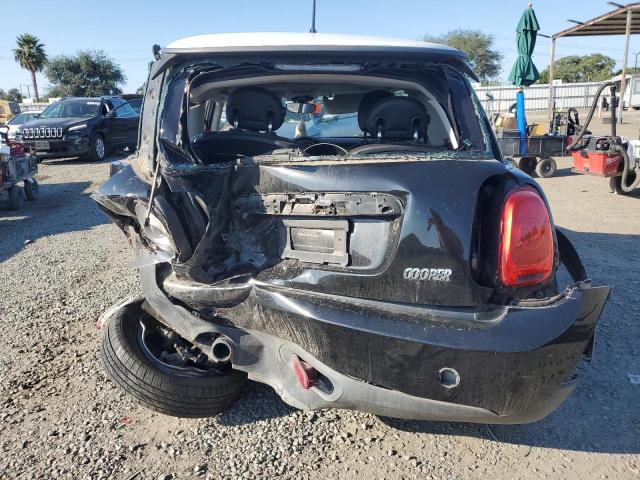 Photo 6 from auction – 2016 MINI COOPER with VIN WMWXP5C58G2D13911