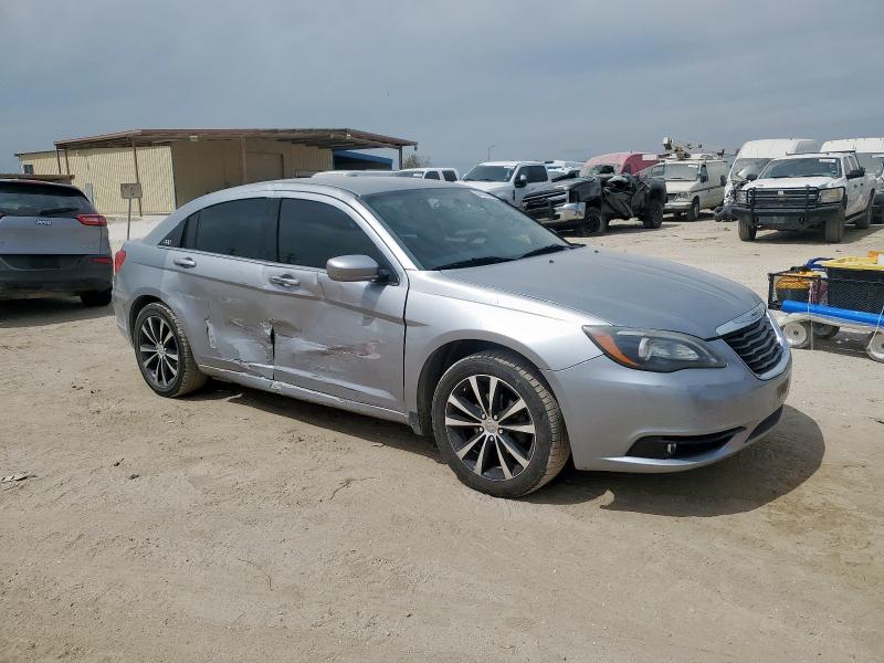 Photo 4 from auction – 2014 CHRYSLER 200 TOURIN with VIN 1C3CCBBB7EN171728