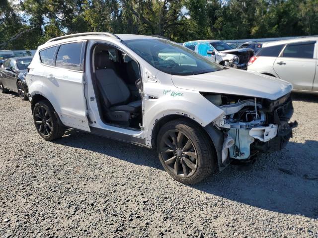 Photo 4 from auction – 2017 FORD ESCAPE with VIN 1FMCU9J92HUD41399