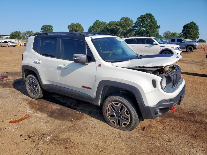 Photo 4 from auction – 2017 JEEP RENEGADE TRAILHAWK with VIN ZACCJBCB5HPE52633