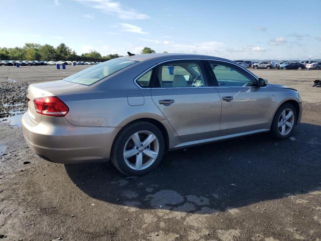 Photo 3 from auction – 2015 VOLKSWAGEN PASSAT S with VIN 1VWAT7A31FC095668