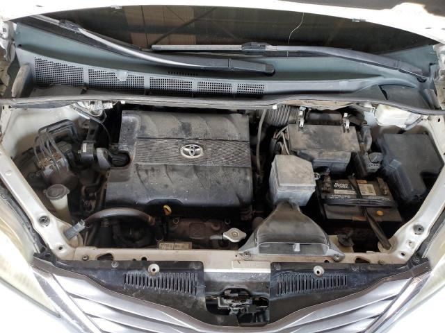 Photo 12 from auction – 2011 TOYOTA SIENNA XLE with VIN 5TDYK3DC4BS065971