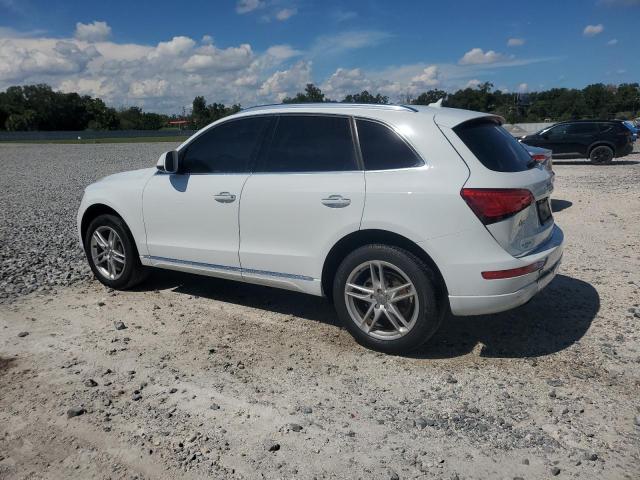 Photo 2 from auction – 2017 AUDI Q5 PREMIUM with VIN WA1C2AFP5HA069977