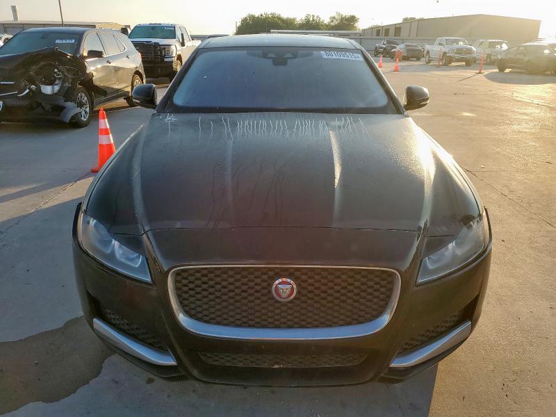 Photo 5 from auction – 2018 JAGUAR XF PREMIUM with VIN SAJBD4EV5JCY57411
