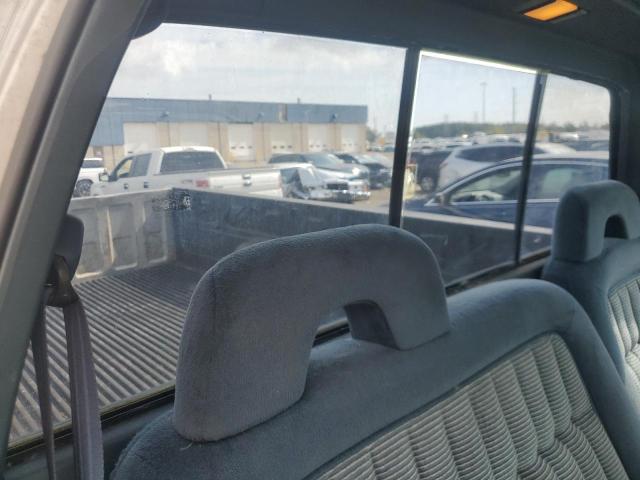 Photo 10 from auction – 1994 CHEVROLET 2500 with VIN 1GCFC24K9RE160693