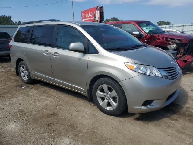 Photo 4 from auction – 2017 TOYOTA SIENNA LE with VIN 5TDKZ3DC1HS886861