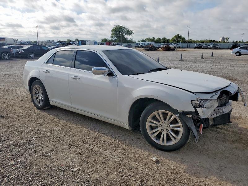 Photo 4 from auction – 2017 CHRYSLER 300 LIMITE with VIN 2C3CCAAG4HH662214