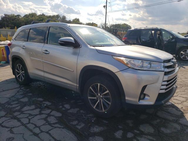Photo 4 from auction – 2018 TOYOTA HIGHLANDER SE with VIN 5TDKZRFH5JS528230