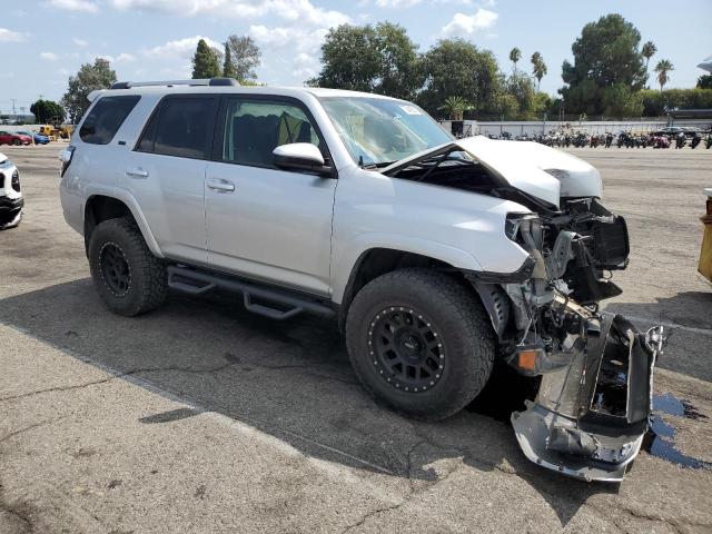 Photo 4 from auction – 2022 TOYOTA 4RUNNER SR5 with VIN JTEEU5JR3N5273184
