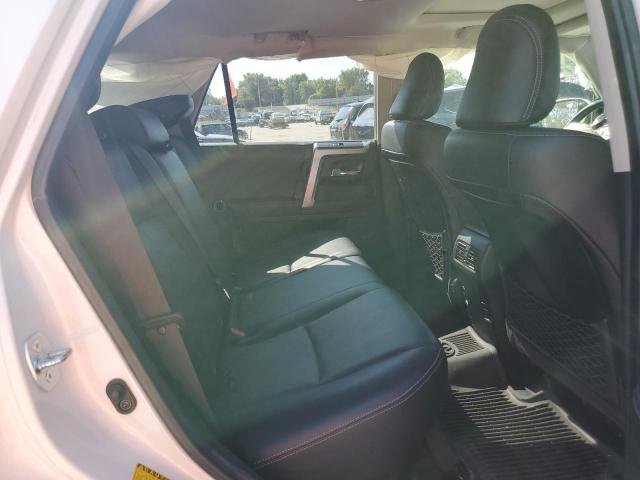 Photo 10 from auction – 2018 TOYOTA 4RUNNER SR with VIN JTEBU5JR1J5517511