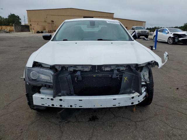 Photo 5 from auction – 2019 CHRYSLER 300 TOURIN with VIN 2C3CCAAG2KH614184