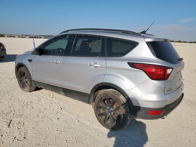 Photo 2 from auction – 2019 FORD ESCAPE SE with VIN 1FMCU0GD2KUB09271
