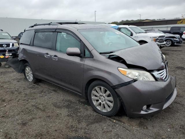 Photo 4 from auction – 2012 TOYOTA SIENNA XLE with VIN 5TDYK3DC4CS261166
