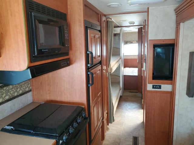 Photo 6 from auction – 2009 DAMON DAYBREAK with VIN 1F6NF53YX80A03716