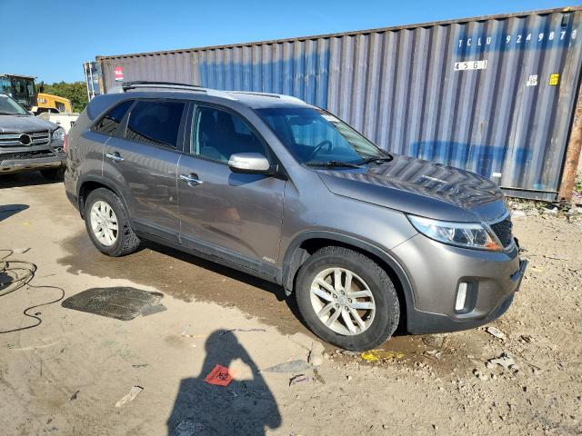 Photo 4 from auction – 2014 KIA SORENTO LX with VIN 5XYKTDA76EG548198