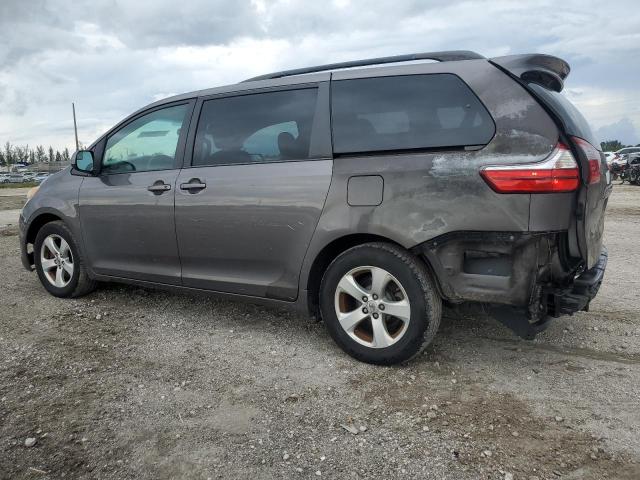 Photo 2 from auction – 2017 TOYOTA SIENNA LE with VIN 5TDKZ3DC1HS855156