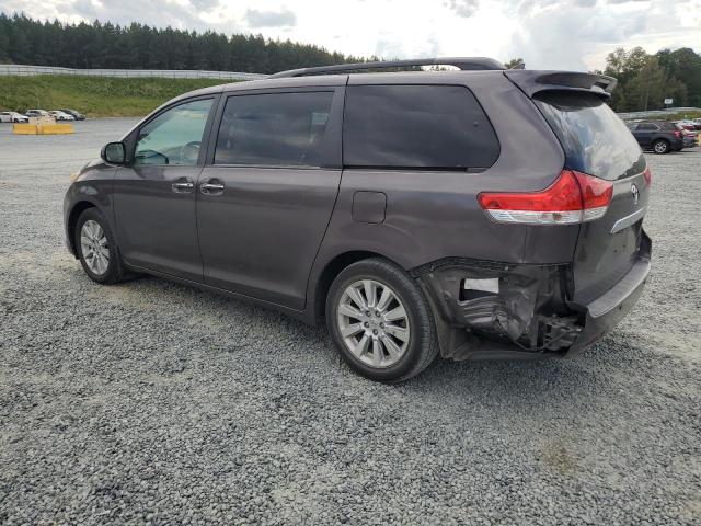 Photo 2 from auction – 2011 TOYOTA SIENNA XLE with VIN 5TDYK3DC5BS125577