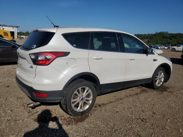 Photo 3 from auction – 2017 FORD ESCAPE SE with VIN 1FMCU9GD9HUB00239