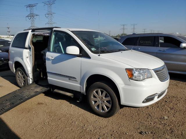 Photo 4 from auction – 2015 CHRYSLER TOWN & COU with VIN 2C4RC1BG3FR545204