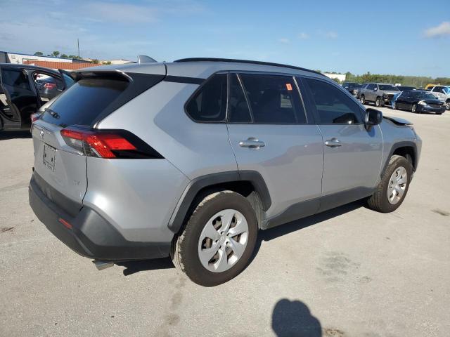 Photo 3 from auction – 2020 TOYOTA RAV4 LE with VIN JTMH1RFV2LD051844
