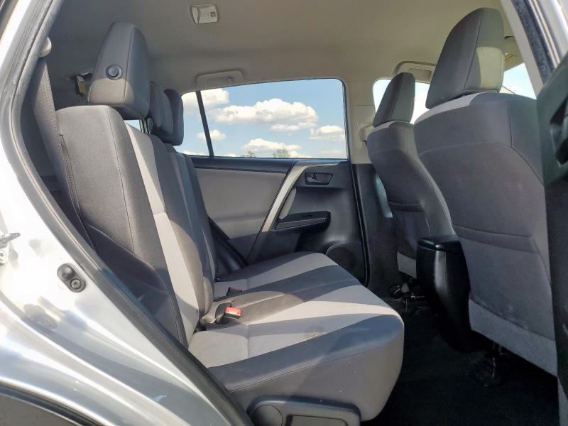Photo 11 from auction – 2015 TOYOTA RAV4 LE with VIN JTMZFREV3FJ047606