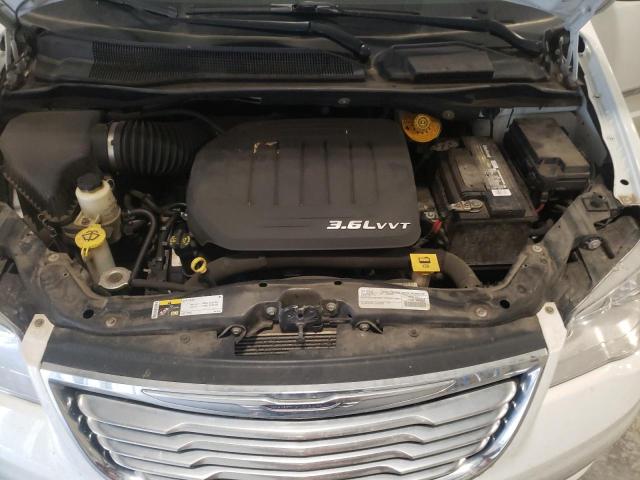 Photo 12 from auction – 2016 CHRYSLER TOWN & COU with VIN 2C4RC1BG7GR206222