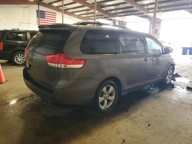 Photo 3 from auction – 2013 TOYOTA SIENNA LE with VIN 5TDKK3DC6DS379808