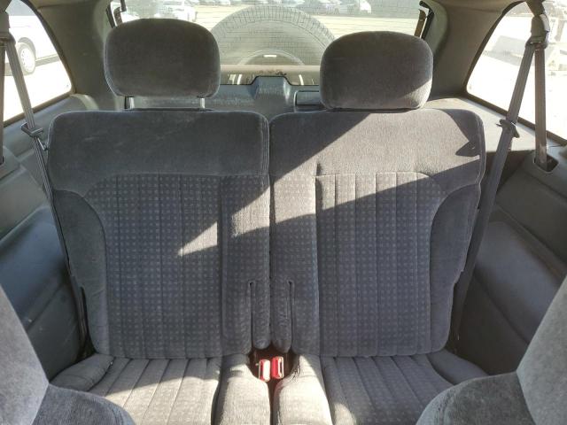 Photo 10 from auction – 2000 CHEVROLET BLAZER with VIN 1GNCT18WXYK265146
