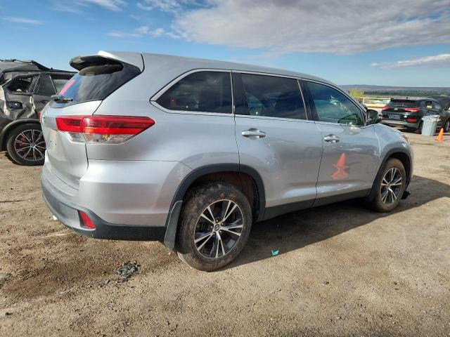 Photo 3 from auction – 2019 TOYOTA HIGHLANDER with VIN 5TDBZRFH6KS955112
