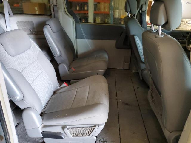 Photo 11 from auction – 2010 CHRYSLER TOWN & COU with VIN 2A4RR4DE7AR315213
