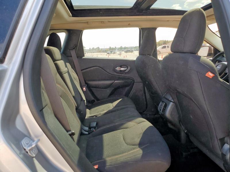 Photo 11 from auction – 2016 JEEP CHEROKEE LATITUDE with VIN 1C4PJLCS6GW307125