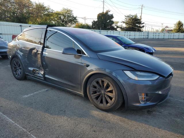 Photo 4 from auction – 2018 TESLA MODEL X with VIN 5YJXCAE25JF128579