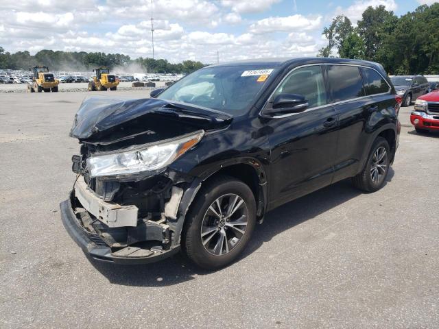 TOYOTA HIGHLANDER LE 2018 with VIN 5TDBZRFH4JS498296 - Photo from auction