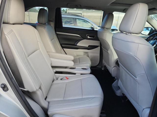 Photo 11 from auction – 2018 TOYOTA HIGHLANDER with VIN 5TDDZRFH3JS882188