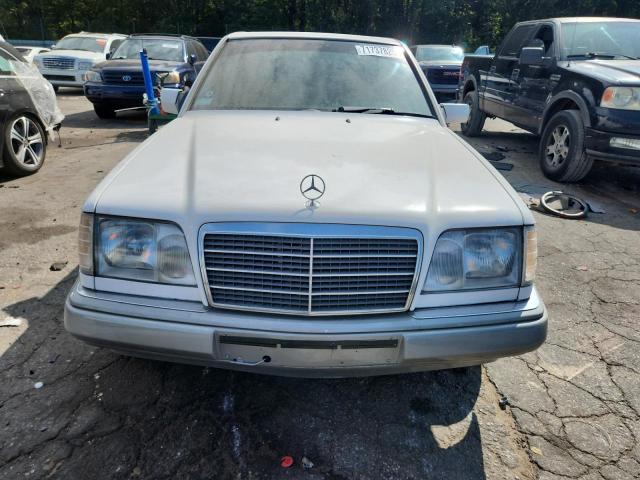 Photo 5 from auction – 1995 MERCEDES-BENZ E 320 BASE with VIN WDBEA32E6SC263753