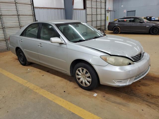 Photo 4 from auction – 2005 TOYOTA CAMRY LE with VIN 4T1BE32K15U050668