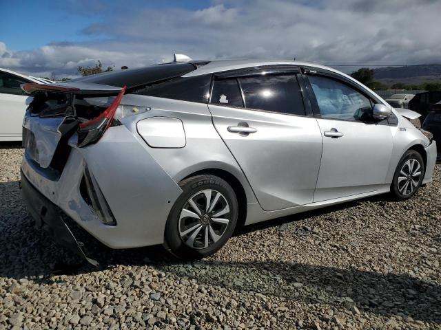 Photo 3 from auction – 2017 TOYOTA PRIUS PRIME with VIN JTDKARFP2H3032635