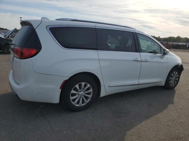 Photo 3 from auction – 2018 CHRYSLER PACIFICA T with VIN 2C4RC1BG0JR174530