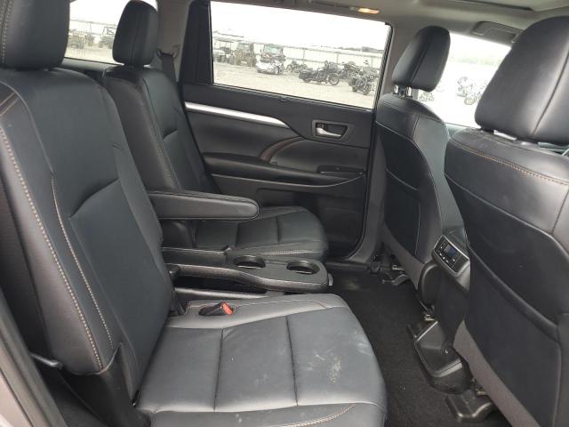 Photo 11 from auction – 2019 TOYOTA HIGHLANDER with VIN 5TDJZRFH5KS587212