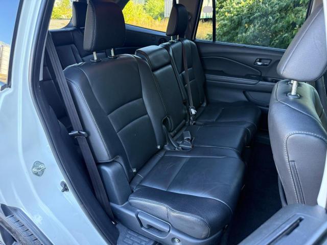 Photo 6 from auction – 2017 HONDA PILOT TOUR with VIN 5FNYF6H92HB005673