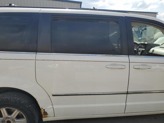 Photo 11 from auction – 2010 CHRYSLER TOWN & COU with VIN 2A4RR5D15AR109102