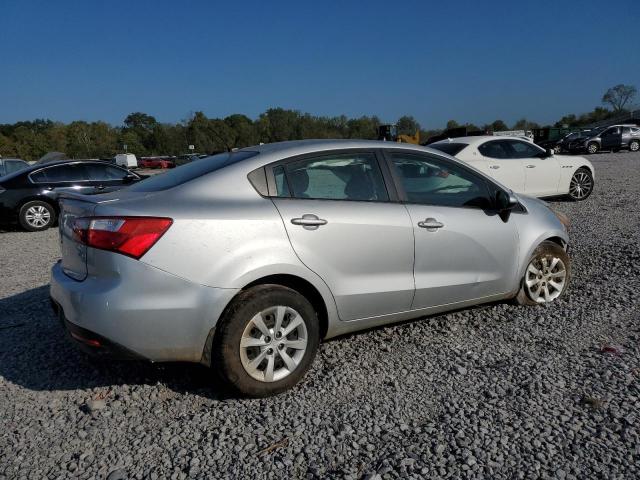 Foto 3 de la subasta – 2015 KIA RIO LX con VIN KNADM4A35F6478424