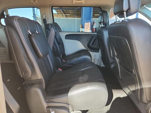 Photo 11 from auction – 2013 CHRYSLER TOWN & COU with VIN 2C4RC1BG4DR588933