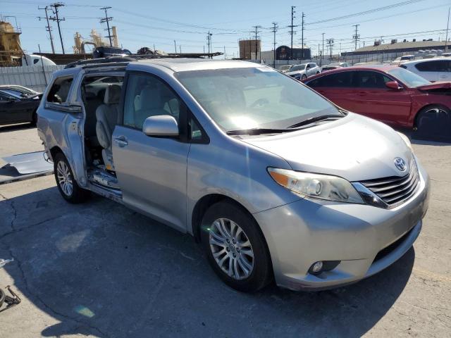 Photo 4 from auction – 2012 TOYOTA SIENNA XLE with VIN 5TDYK3DC7CS183532