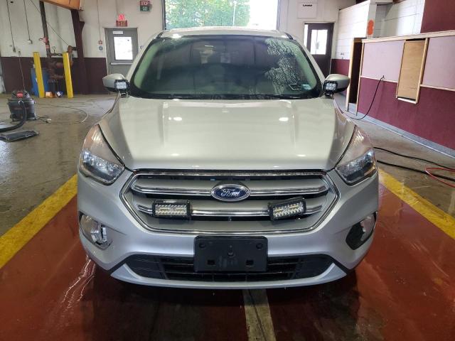Photo 5 from auction – 2019 FORD ESCAPE SE with VIN 1FMCU9GD8KUB17878