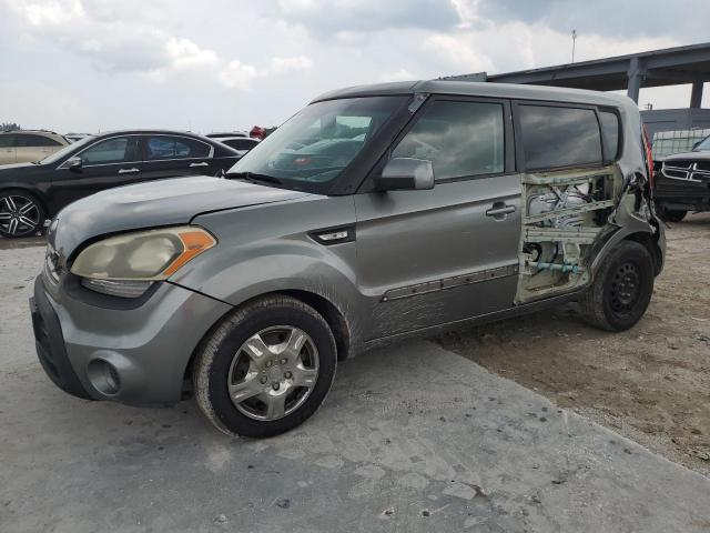 KIA SOUL 2013 with VIN KNDJT2A54D7518403 - Photo from auction